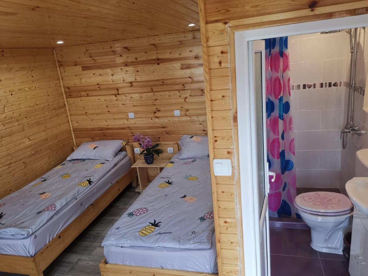 Casutele Deltei Hotell Mahmudia Exteriör bild