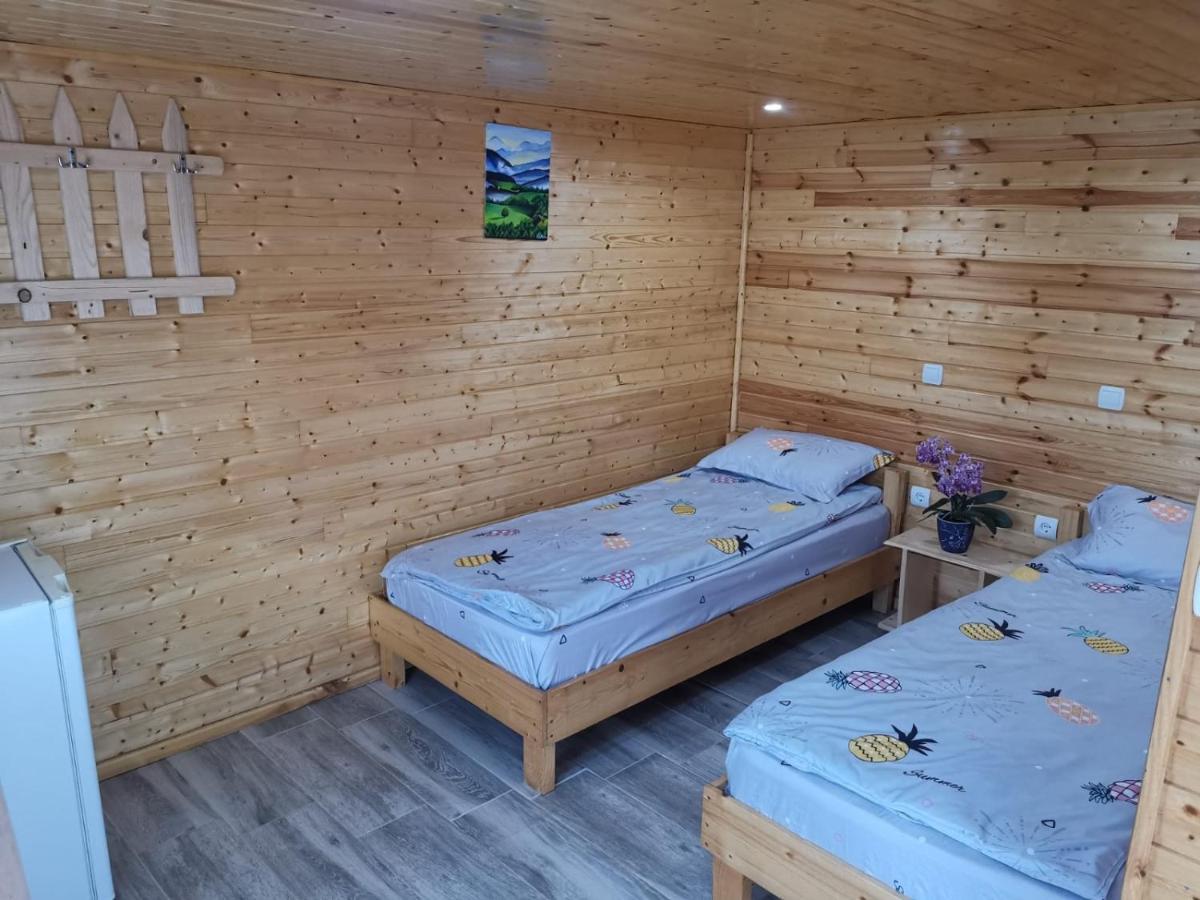 Casutele Deltei Hotell Mahmudia Exteriör bild